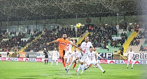 KARDEŞ KARDEŞ YENİŞEMEDEN  Alanyaspor: 0 - Antalyaspor: 0