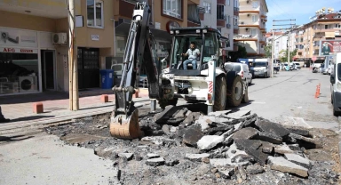 Alanya'da asfalt yenileme çalışmaları sürüyor