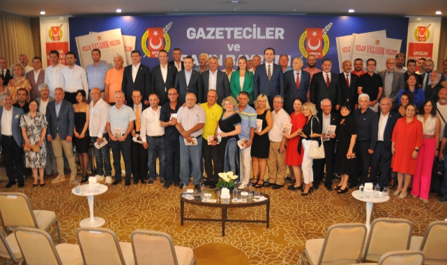 AGC yeni kitabı tanıttı. Gazeteciler neler yaşıyor neler 