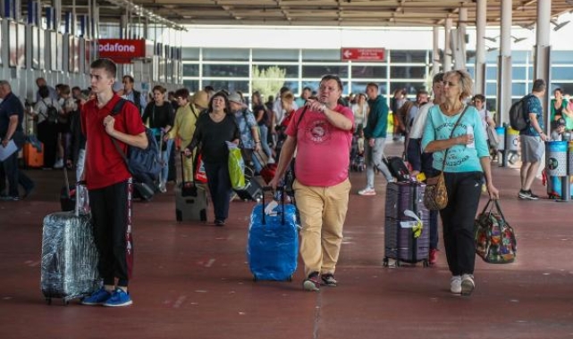 Antalya Havalimanı'nda tüm zamanların yolcu trafiği rekoru