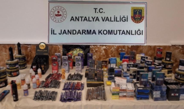 Manavgat'ta kaçak tütün ve elektronik sigara operasyonu