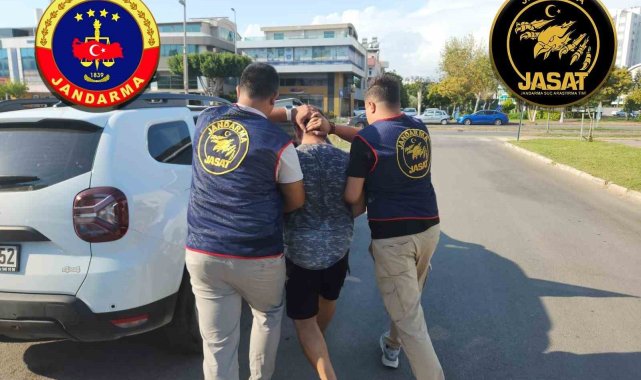 Antalya'da 100 suç kaydıyla 33 yıl 9 ay hapis cezası bulunan şahıs yakalandı