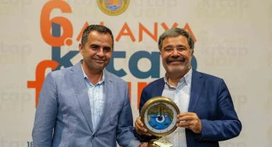 Alanya Kitap Fuarı'na büyük ilgi