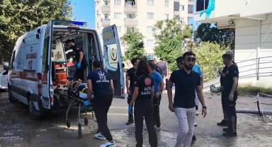 Antalya'da inşaat iskelesi çöktü: 2 işçi yaralandı