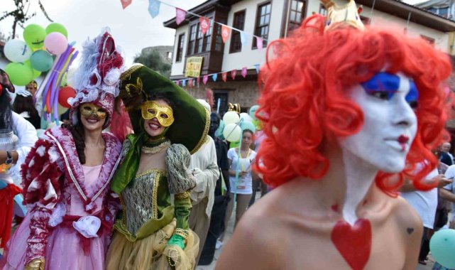 Kaleiçi Old Town Festivali'nin korteji 18 Ekim'de