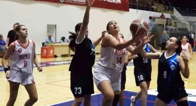 Kepez Belediyespor U16 Kadın Basketbol Takımı, 28 sayı farkla kazandı