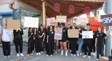 Serik'te öğrencilerden farkındalık yürüyüşü