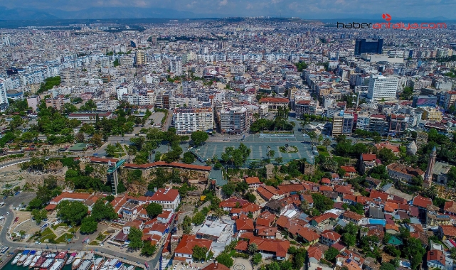 Yabancılar en çok Antalya'dan konut alıyor