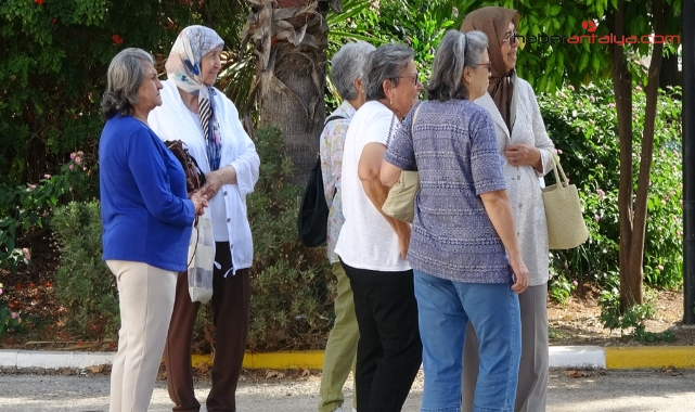 Yaşlılık bakım sigortası hayata geçmeli