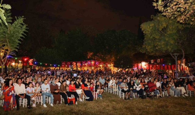 Yeşilçam Festivali'nde yıldızlar altında sinema keyfi