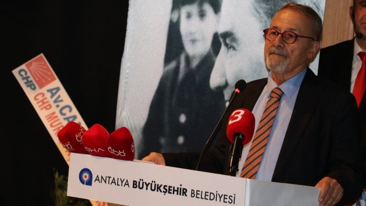 Profesör Naci Görür, 'Başöğretmen Atatürk Onur Ödülü'ne layık görüldü