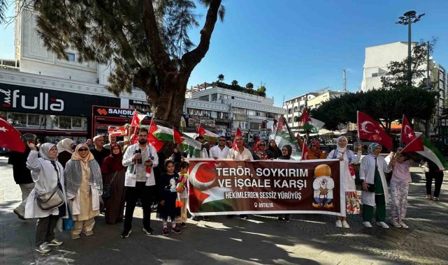 Antalya'da hekim ve sağlık çalışanlarından 'Sessiz Yürüyüş'