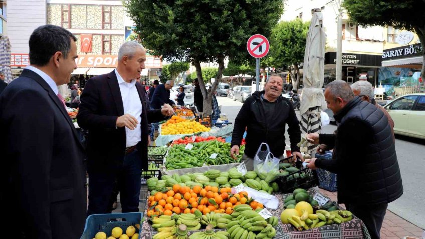 Başkan Özçelik esnafın taleplerini not aldı