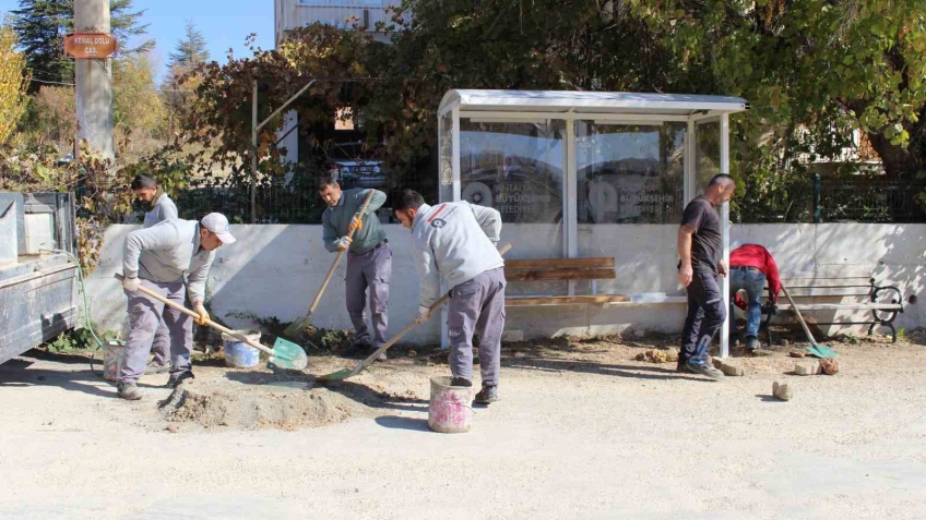 Elmalı’nın dört mahallesine otobüs durağı