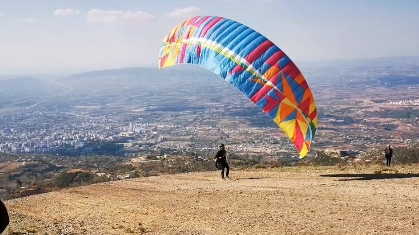 Osmaniye’de yamaç paraşütü festivali düzenlendi