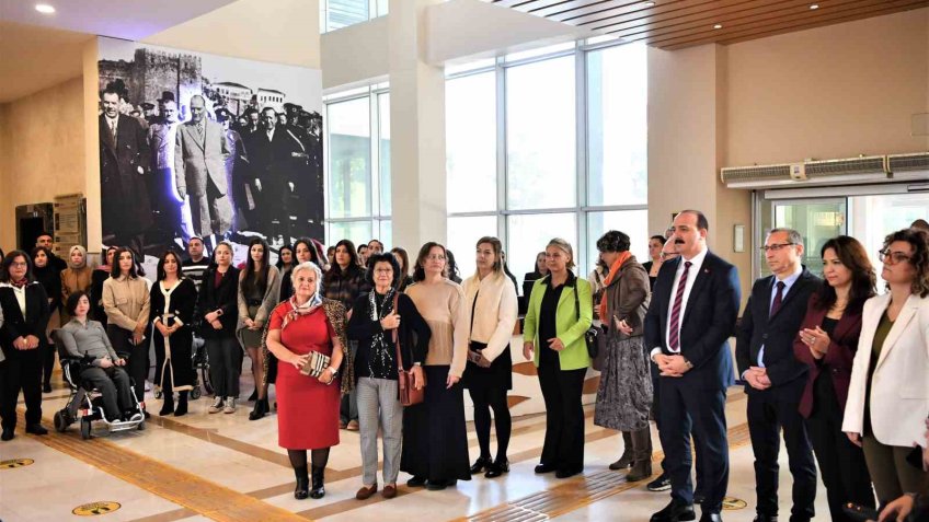 Konyaaltı, kadının gücünü sanatla kutladı