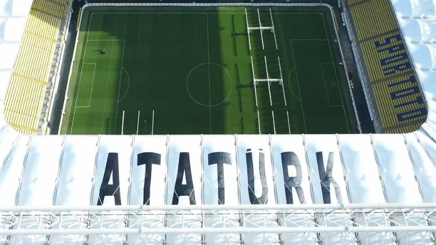 Fenerbahçe Kulübü, Mustafa Kemal Atatürk'ün ismini Ülker Stadı'nın çatısına işledi