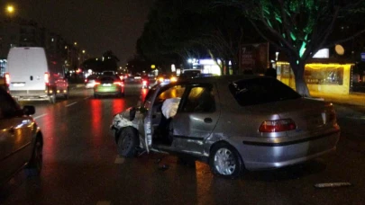 Hurdaya dönen araçlardan burunları bile kanamadan çıktılar