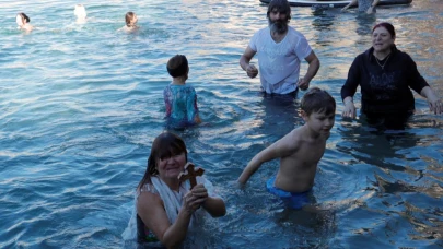 Antalya’da denizden haç çıkarma töreni yapıldı