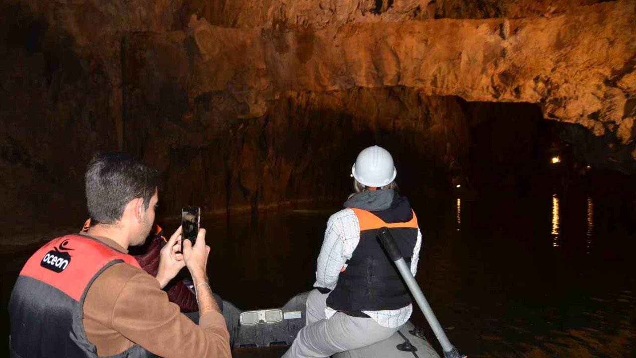 Altınbeşik mağarasına giriş ücreti arttı, 240 metre bot gezisi 150 liradan 250 liraya yükseldi