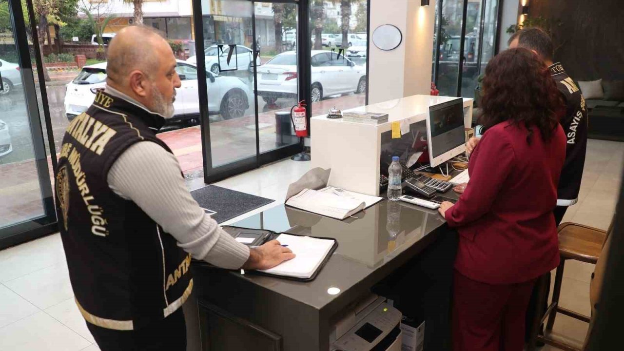 Antalya’da günübirlik konaklama yerleri ve araç kiralama firmaları denetlendi