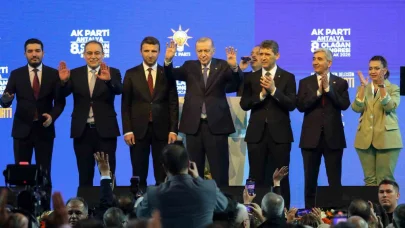 Cumhurbaşkanı Erdoğan: "Sayın Özel oturduğu koltuğun hakkını hala veremedi"