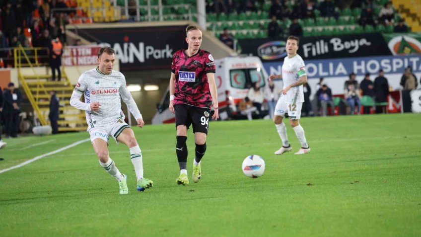 Trendyol Süper Lig: Alanyaspor: 2 - Konyaspor: 1 (Maç sonucu)