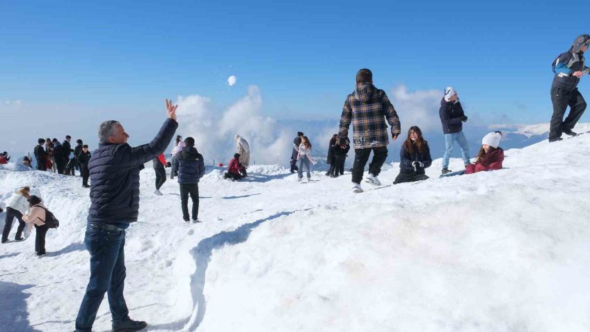 Üniversite sınavına hazırlanan öğrenciler, teleferikle stres attı