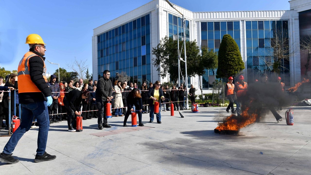 Antalya'da Muratpaşa Belediyesinde yangın tatbikatı