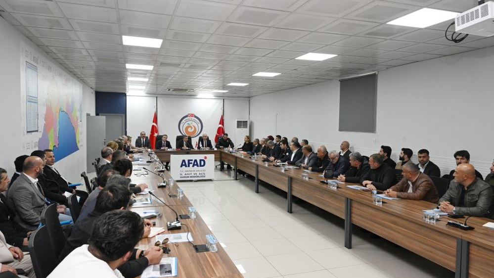 Antalya Konyaaltı Sahili’nde kaçak yapılar kaldırılacak, kalite artırılacak