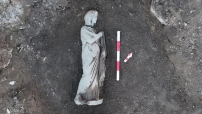 Perge Antik Kenti’nde beş yeni heykel gün yüzüne çıkarıldı