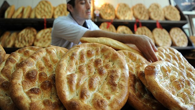 Antalya’da 250 gram Ramazan pidesinin fiyatı 20 lira