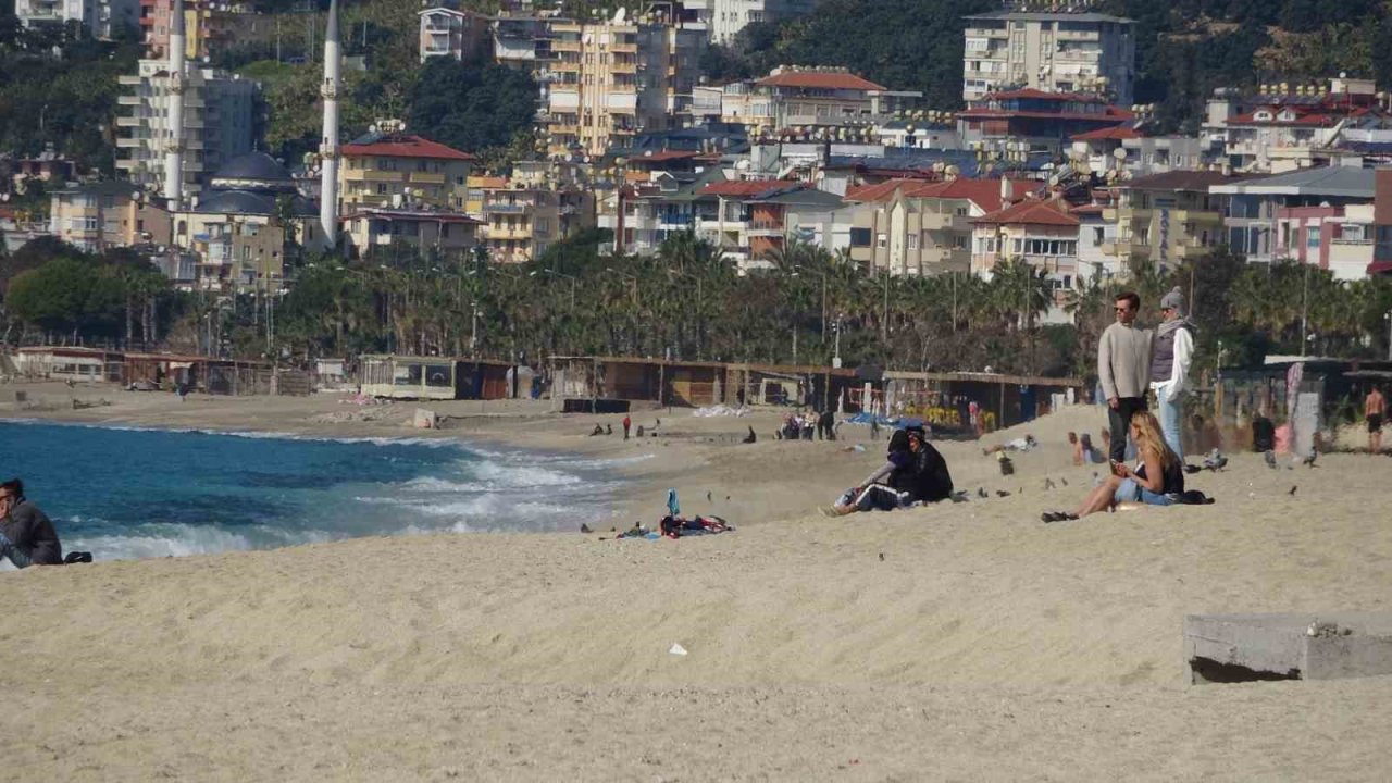 Antalya’da Şubat ayında deniz ve güneş keyfi