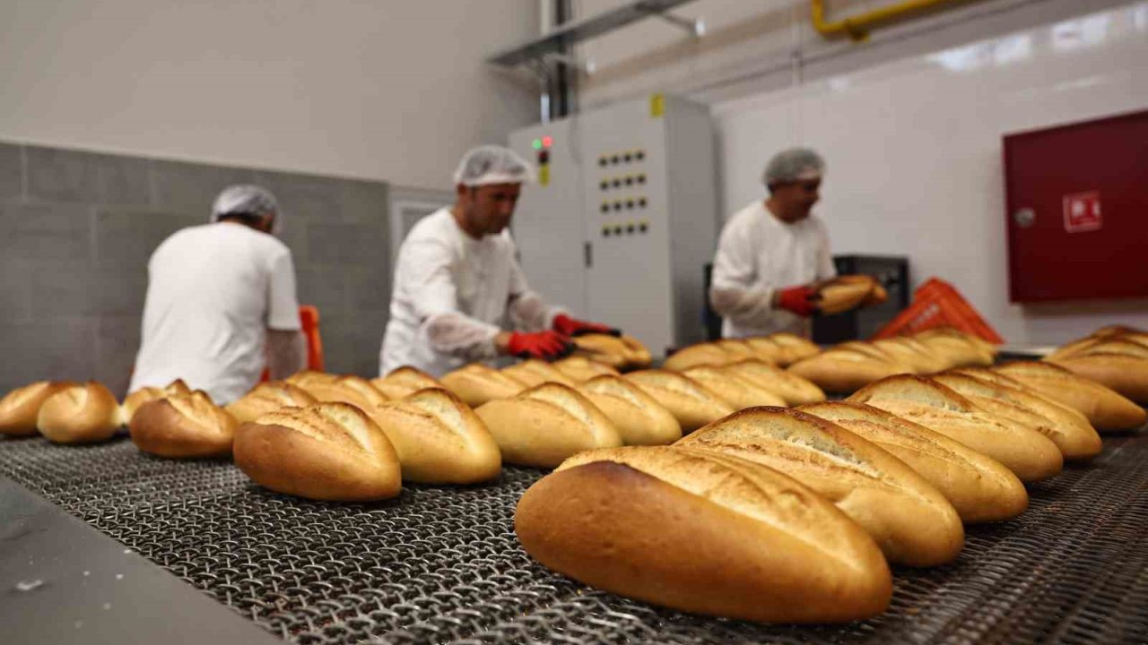 Antalyalılar ‘Halk Ekmek’ten memnun