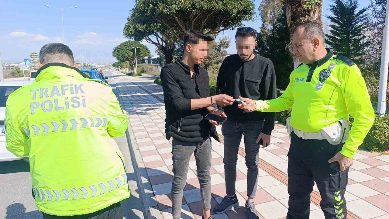 Trafik güvenliğini tehlikeye atan ehliyetsiz sürücüye ceza yağdı