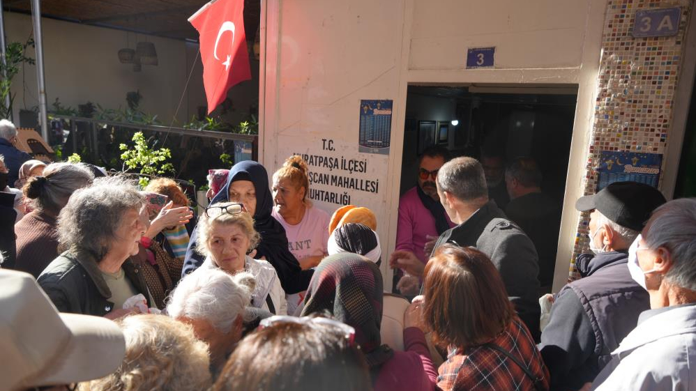 Antalya’nın o mahallesinde 13 yıllık Ramazan geleneği: Günlük 650 pide dağıtılıyor