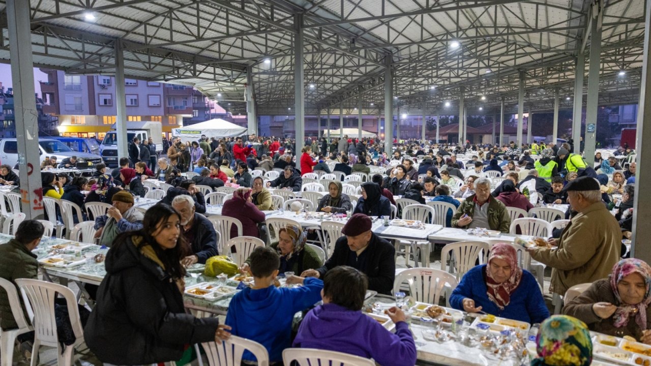 Antalya'da Manavgat Belediyesi'nden ilk iftar sofrası