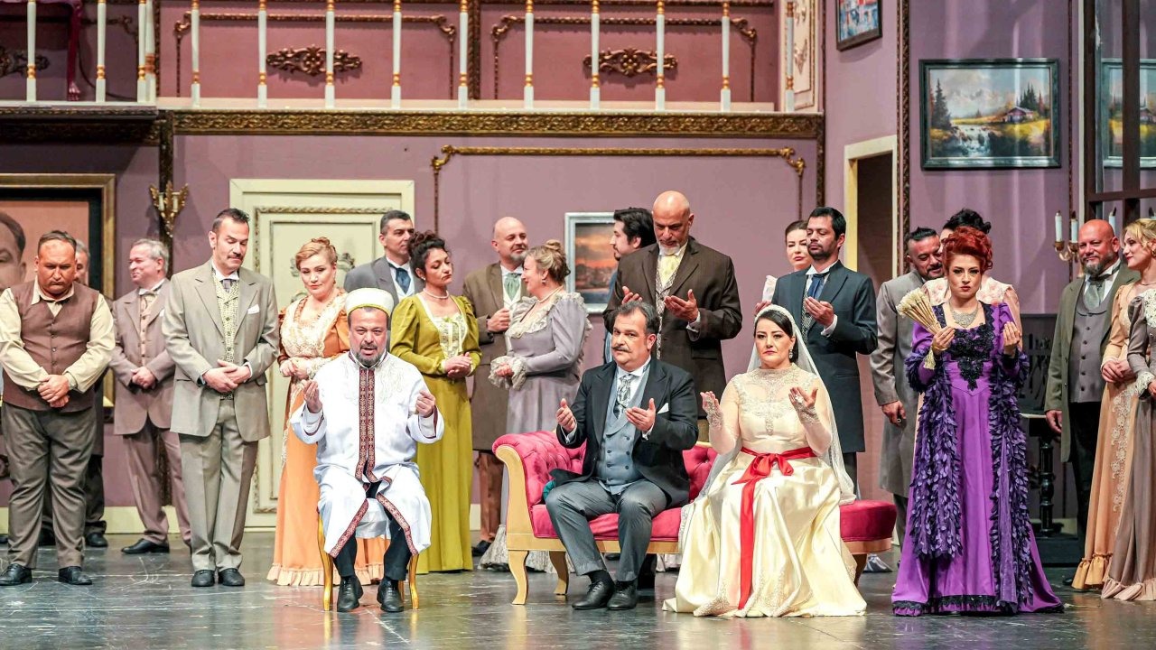 'Aşk-ı Memnu' opera sahnesinde