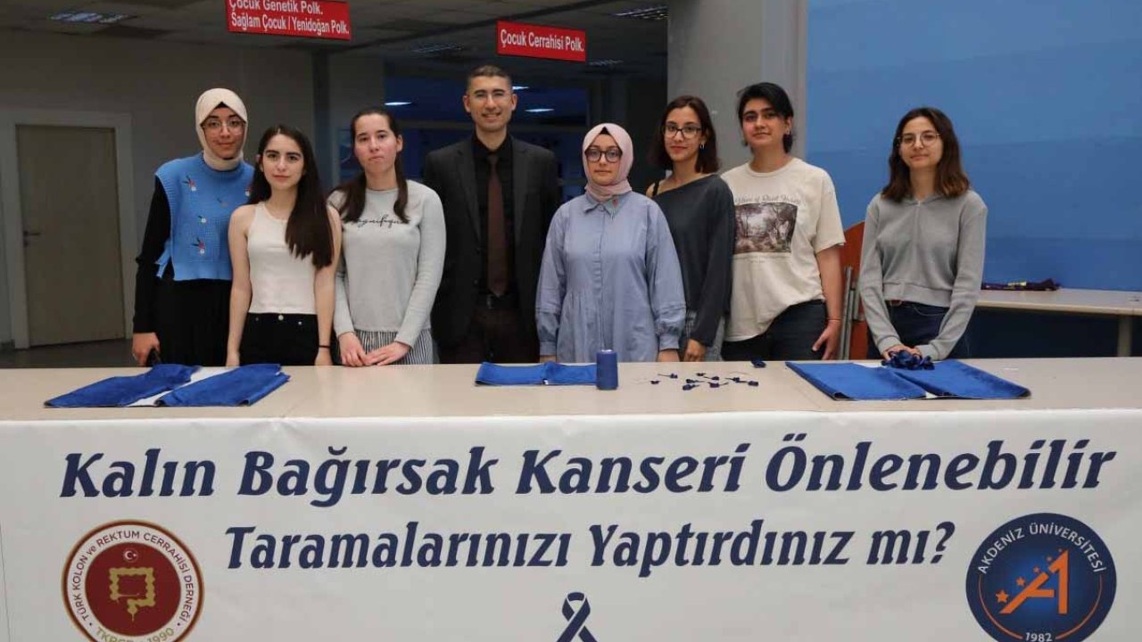 Tıp fakültesi öğrencilerinden kolon kanserine karşı farkındalık etkinliği