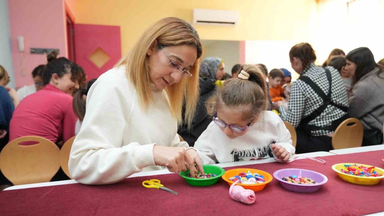 Alanya’da atıklar atölyede sanata dönüştürülüyor