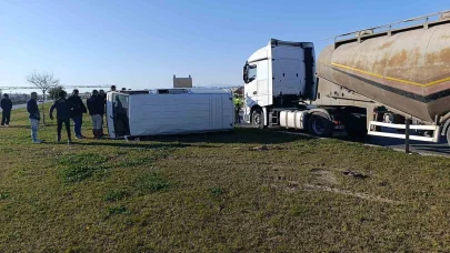 Antalya’da beton mikseri kamyonetle çarpıştı: 1 yaralı