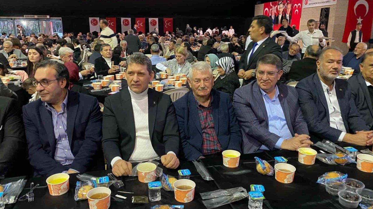 Antalya’da MHP’liler iftar yemeğinde buluştu