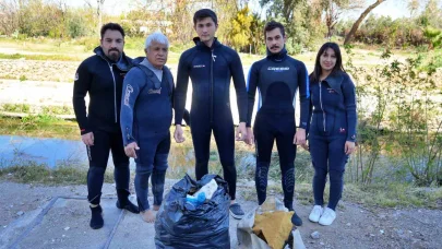 Dünya Su Günü’nde bir damla umut için daldılar, torbalar dolusu çöp çıkardılar